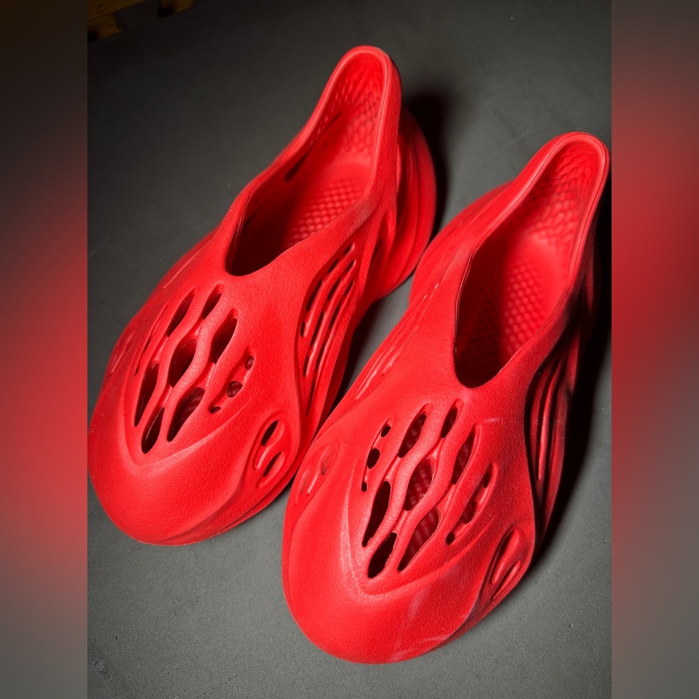 adidas Yeezy Foam RNNR Vermillion